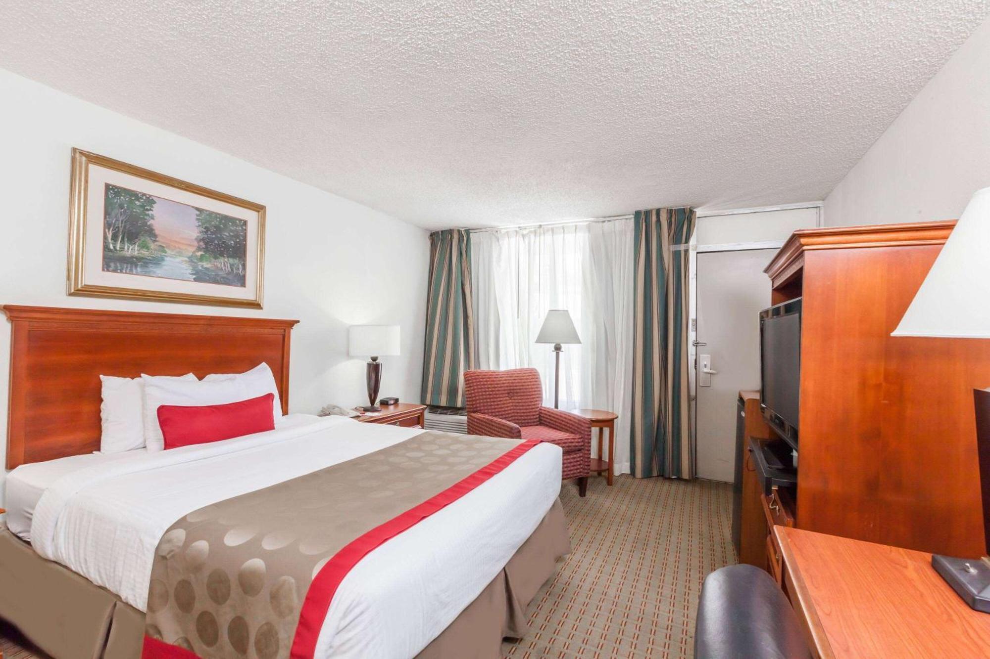 Hotel Ramada By Wyndham New Iberia Exteriér fotografie